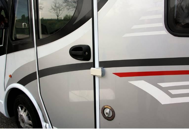 Verrou cellule pour Camping Car/Caravane avec commande intérieur et extérieur - IMC Créations 1507 Verrou cellule pour Camping Car/Caravane avec commande intérieur et extérieur - IMC Créations 1507
